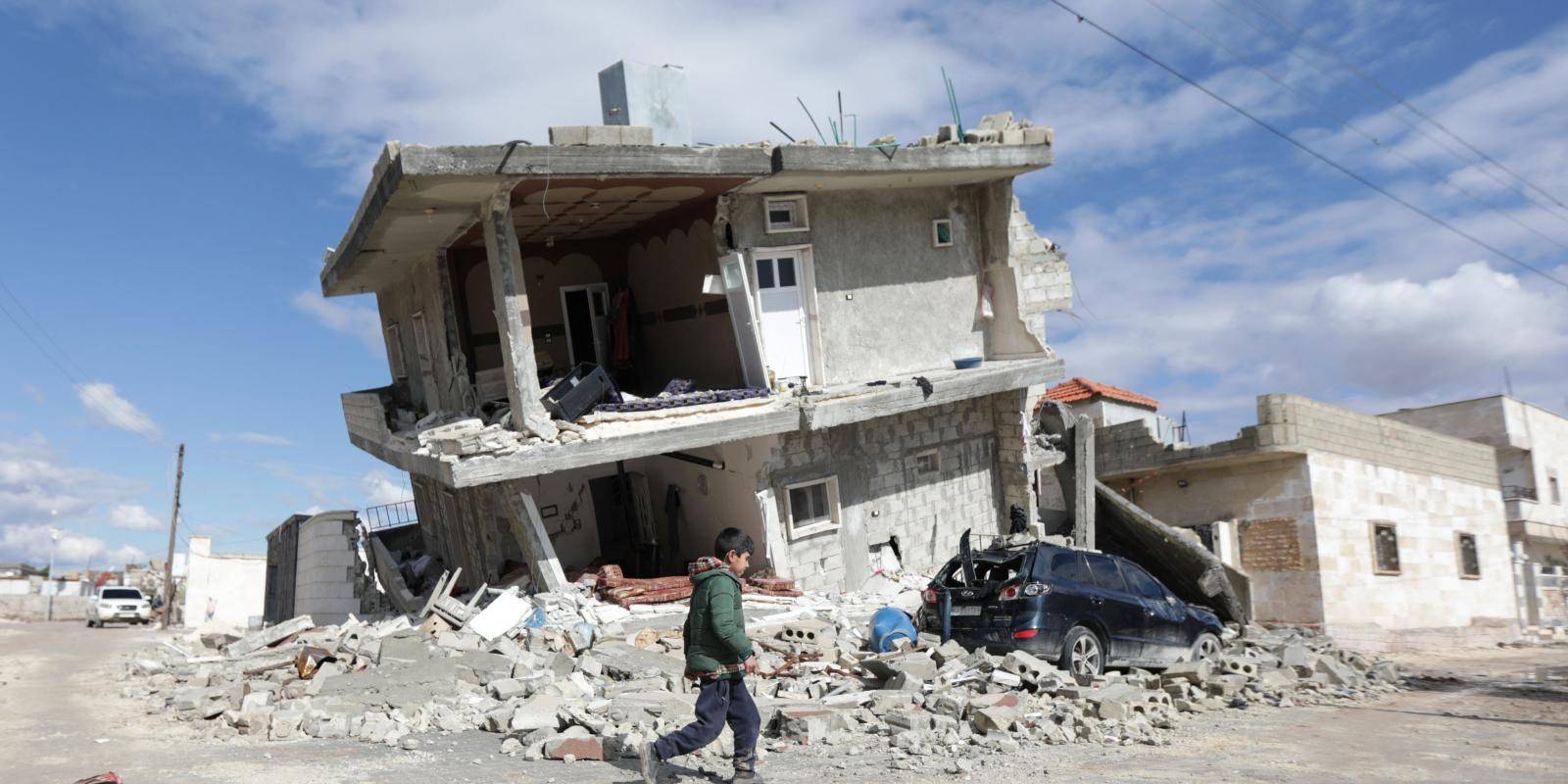 Syrian rescue efforts slowed by bureaucracy and regime | Chatham ...