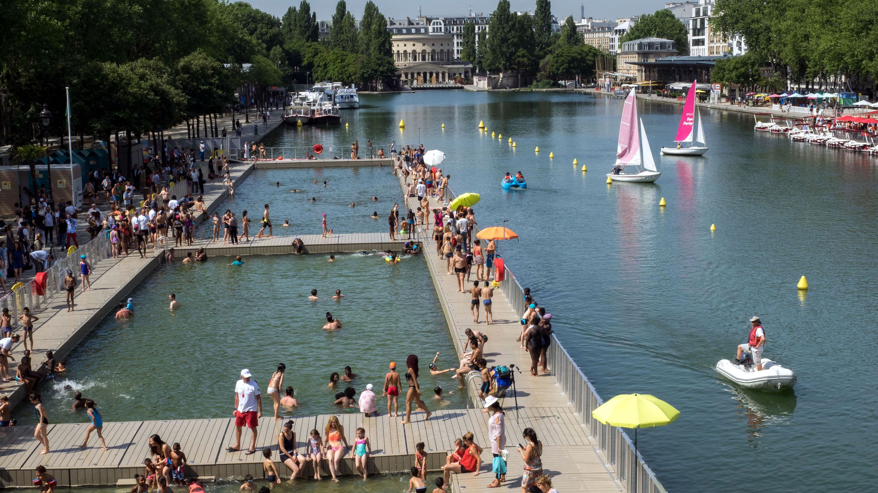 Paris's First Public Pools on the Seine Are a Major Success ...