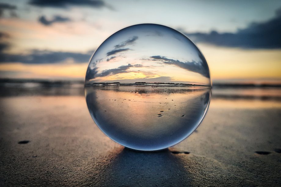 Market Thoughts: Let The Great World Spin | J.P. Morgan Private ...