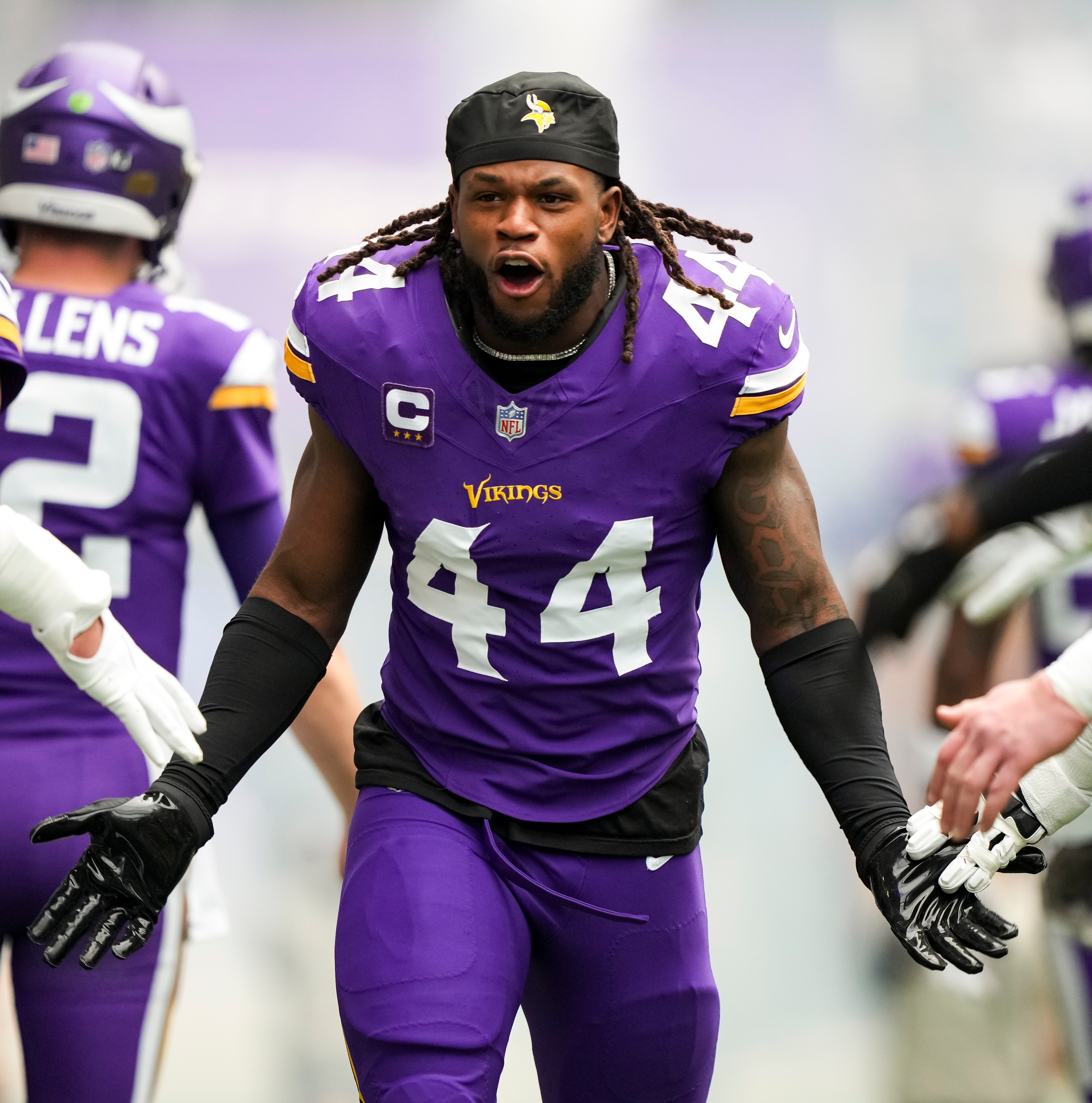 NFL Chaos vs. Vikings Calm: Training Camp Tidbits & More | Daily ...